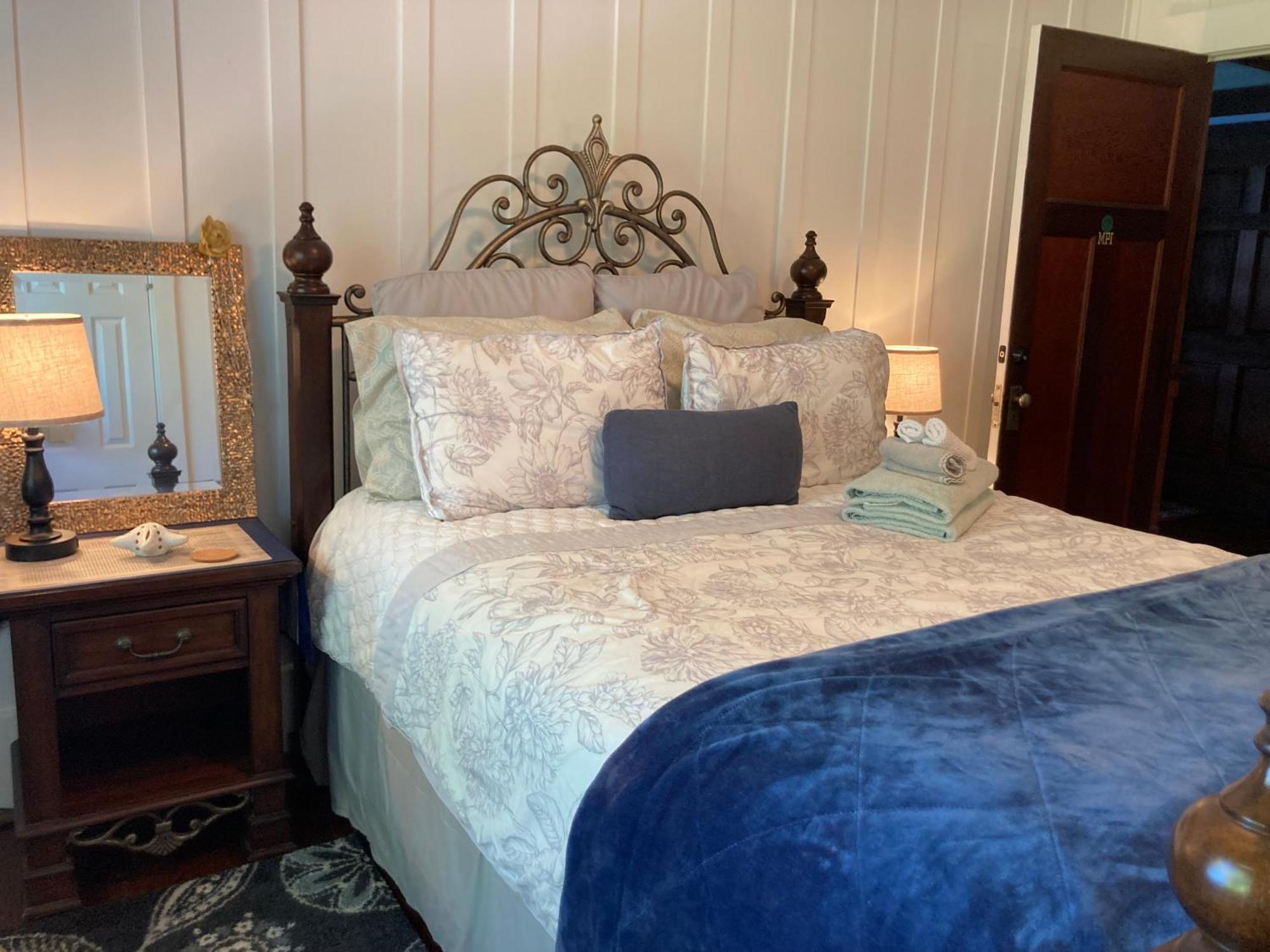 Hilo Bay Oceanfront Bed And Breakfast Esterno foto