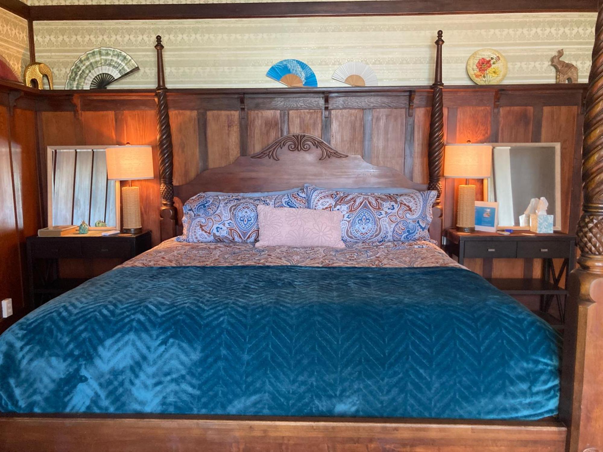 Hilo Bay Oceanfront Bed And Breakfast Esterno foto