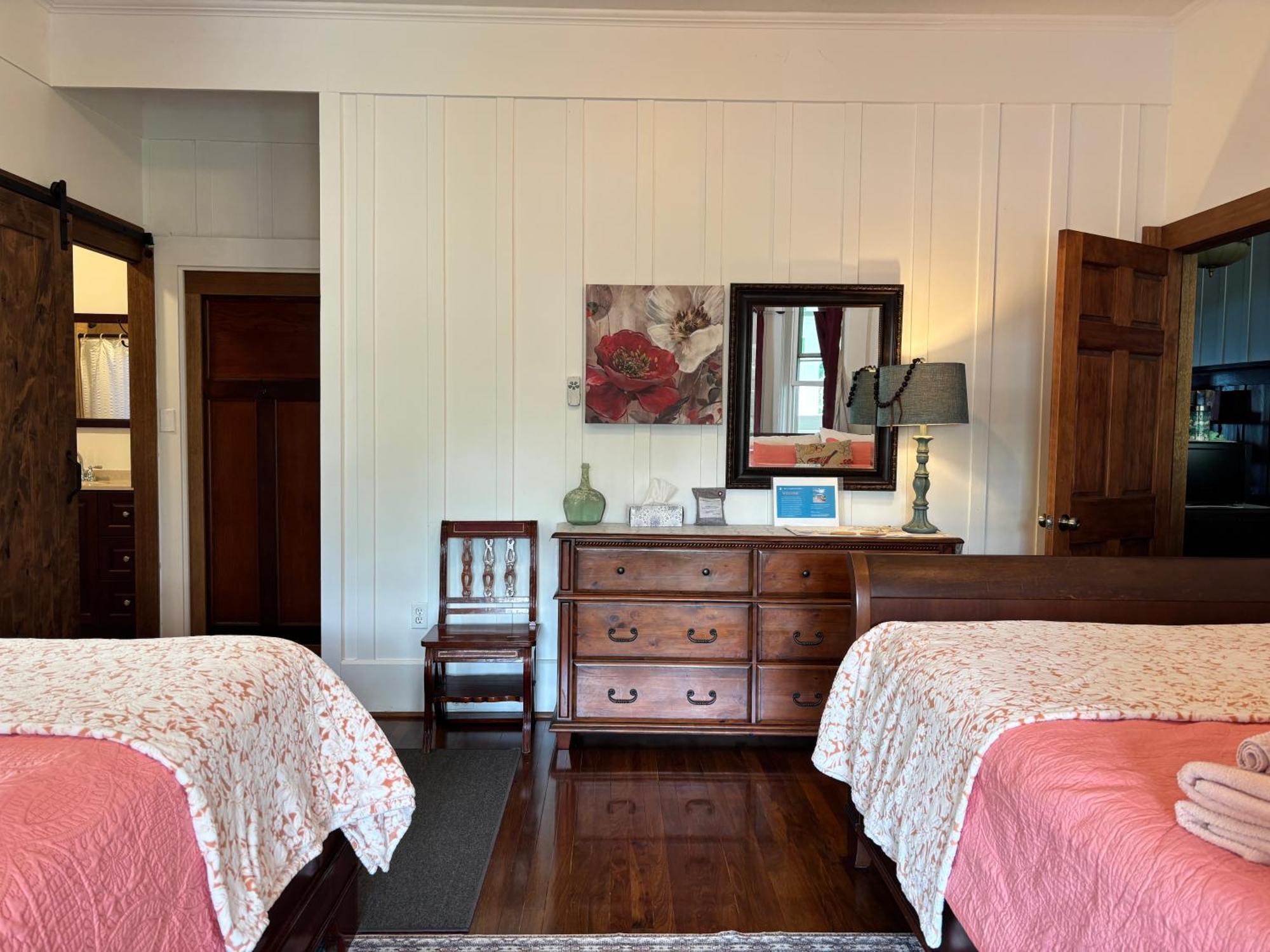 Hilo Bay Oceanfront Bed And Breakfast Esterno foto